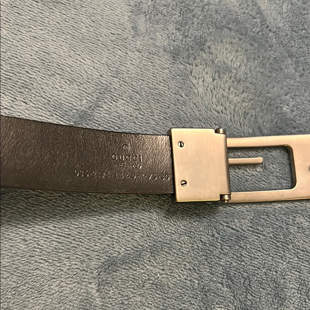 Women’s Gucci Black Leather Belt with pewter color Buckle. 1” wide - Picture 5 of 9